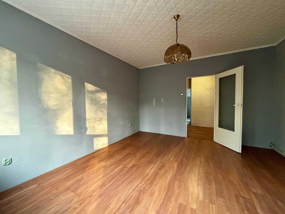 Mieszkanie do remontu, 61 m2, Orle Gaj