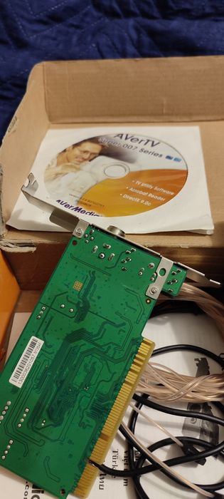 Продам тюнер TV тюнер AVerMedia AVerTV Super 007