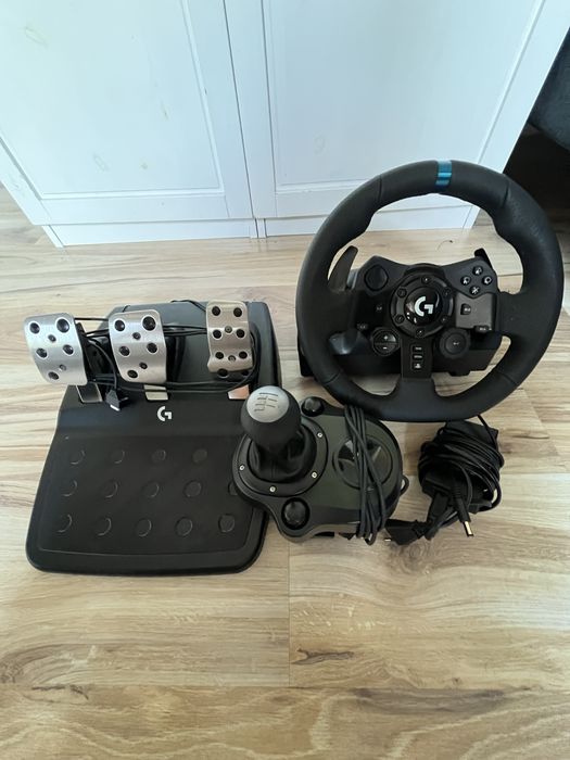 Logitech g923.