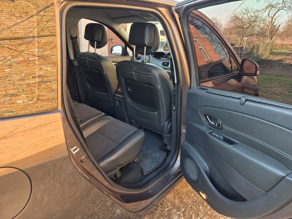 Рено гранд сценік