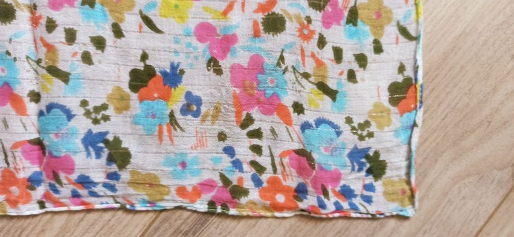 Sg Apaszka chusta motyw kwiatowy kolorowa apaszka chusta