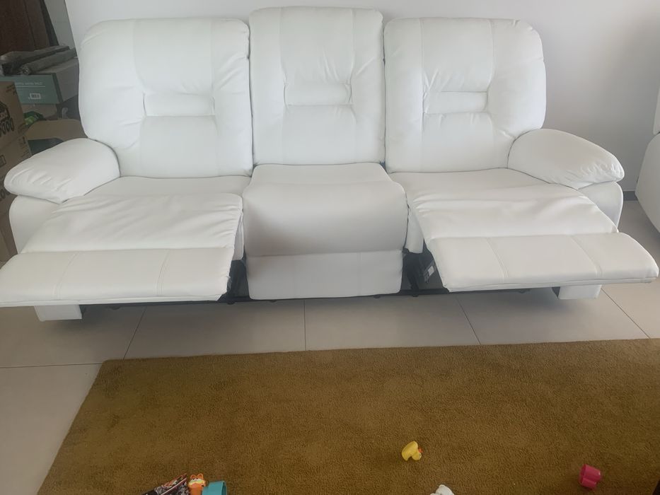 Venda de sofa 3 lugares com elevacao pes