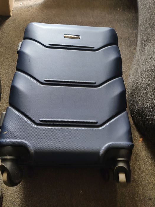 Валіза на колесах