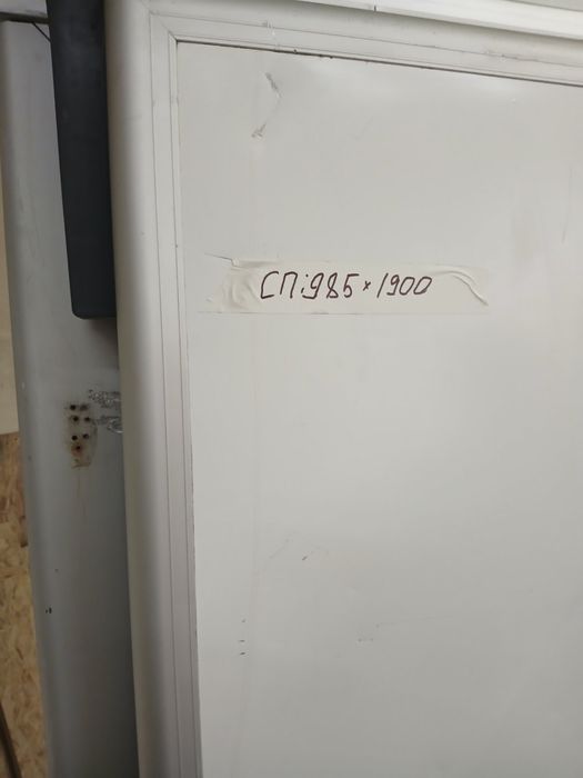 Вживані двері в холодильну камеру