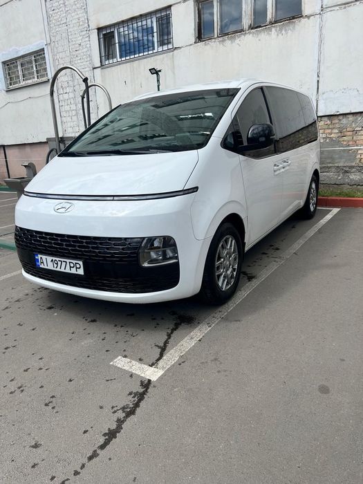 Продаю Hyundai  Staria