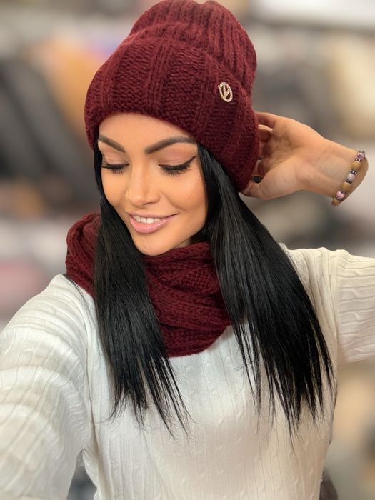 Komolet damski czapki i komin