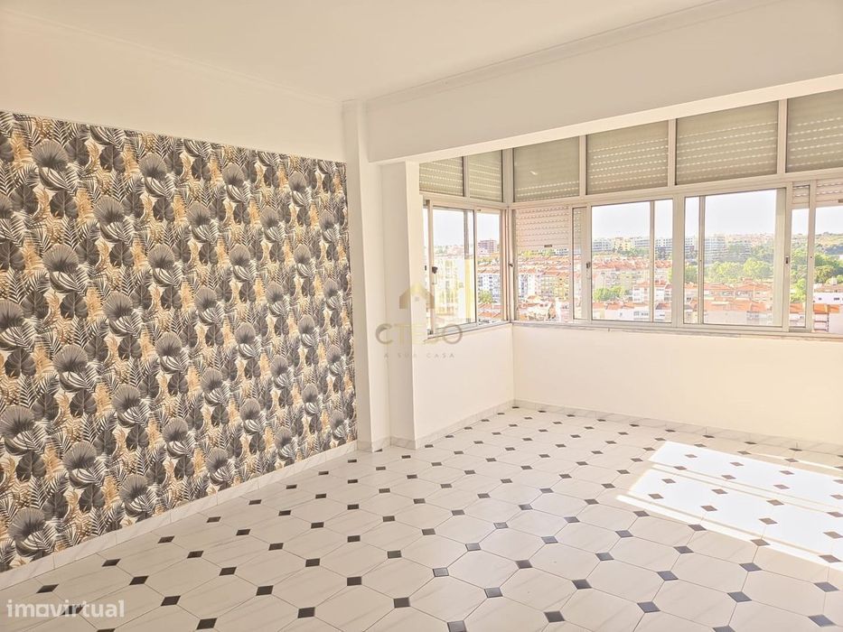 Apartamento T3 com Vista Rio em Sacavém