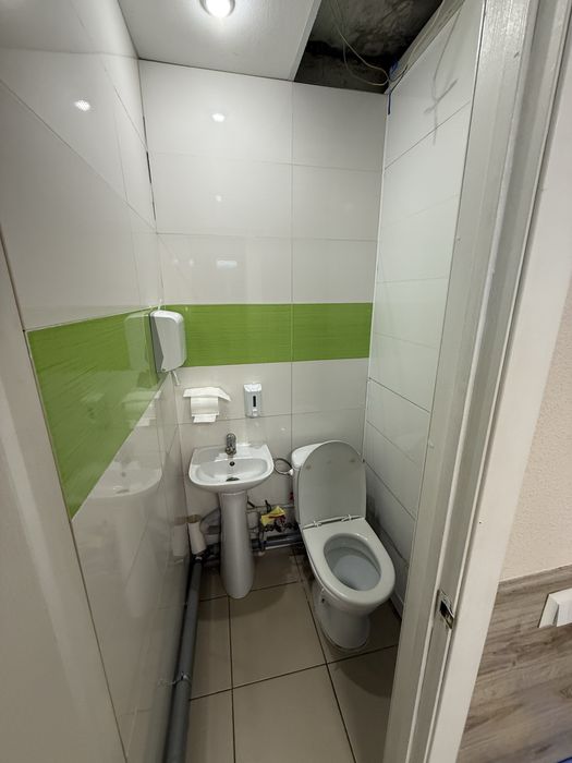 Здам магазин біля метро Олексіївська