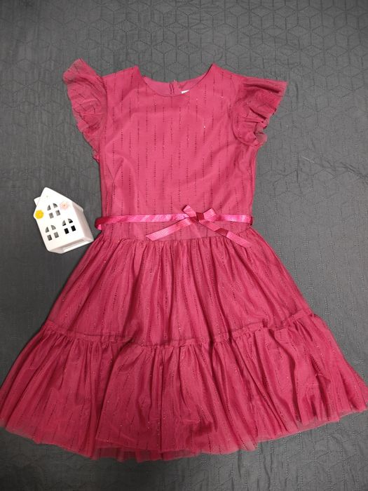 Святкова сукня кольору марсала