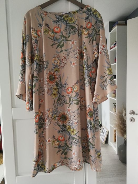 Letnia sukienka w kwiaty