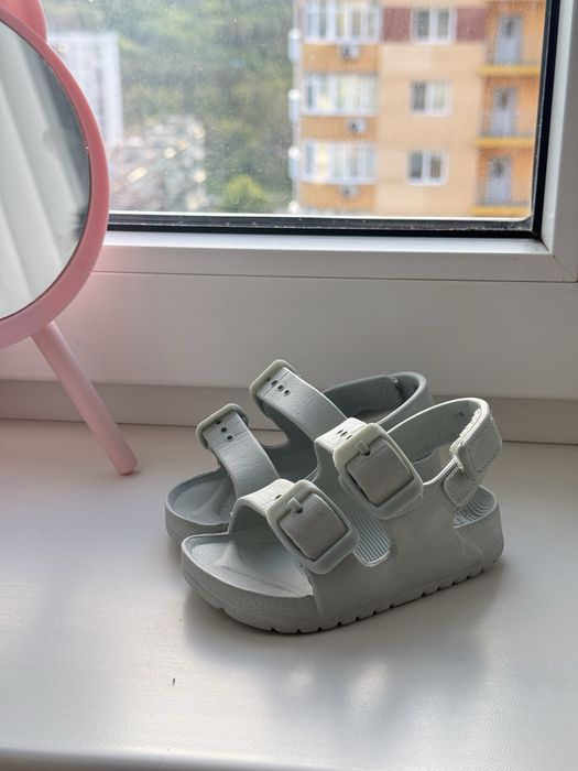 Босоніжки на дівчинку Zara 21 р