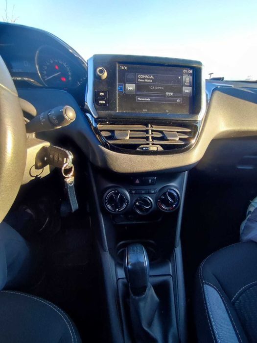 PEUGEOT 208 1.2 PURE TECH de 2016  com 81 000 Km