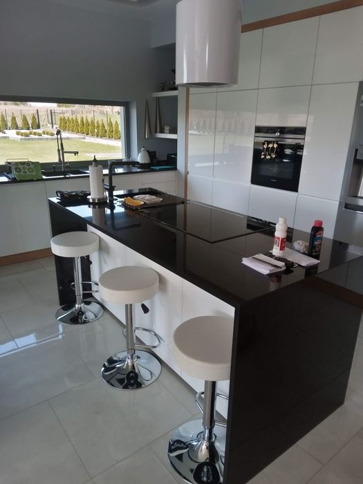 Meble na wymiar/ Stolarz, tapicerstwo.