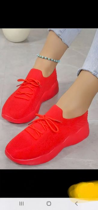 Продам женские кроссовки 38р.