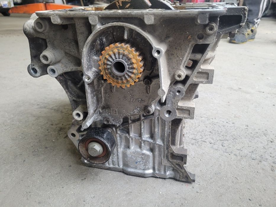 Blok silnika CHY 1.0 MPI 04C103023G
