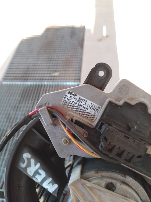 Моторчик пички mercedes 210