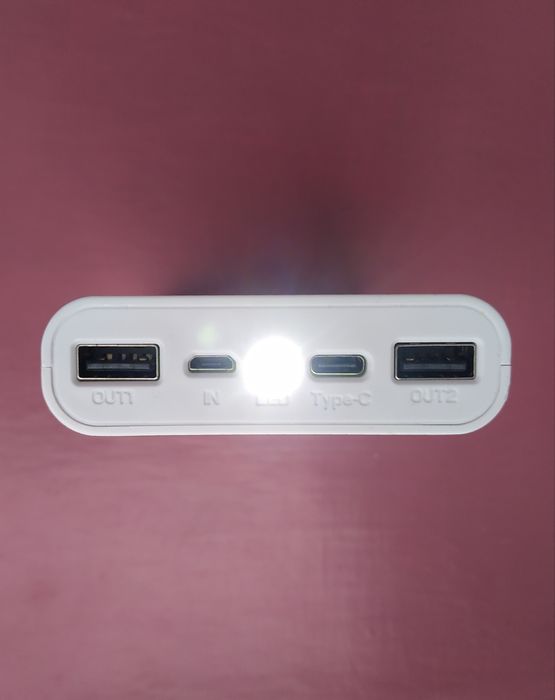 Power Bank с дисплеем на 12800mAh