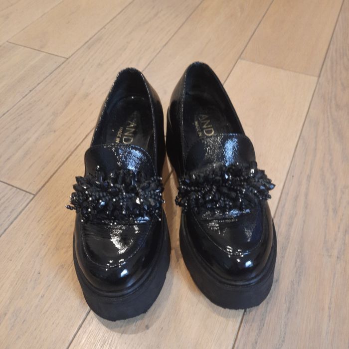 Buty na koturnie