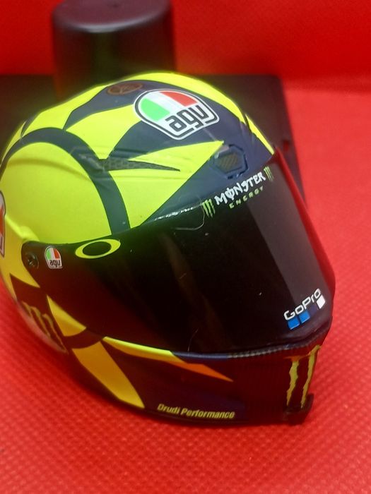 Capacetes Miniatura escala 1:15 Valentino Rossi 2 diferentes Novos
