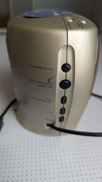 Годинник - радіо- будильник  PHILIPS AJ3017