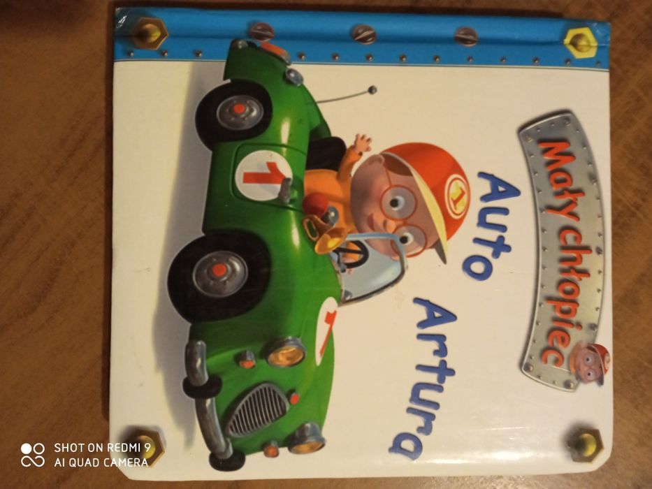 Książeczka Mały Chłopiec -Auto Artura