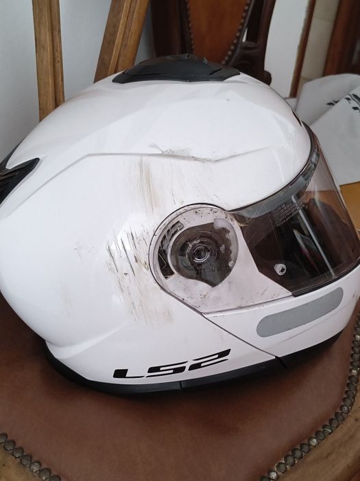 Capacete modular LS2