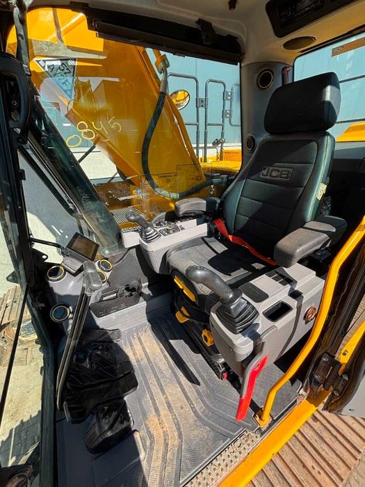 Гусеничний екскаватор JCB JS220 LC