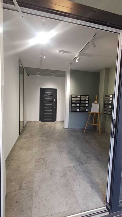 2-ох новобудова в ЖК Компас з паркомісцем та коміркою