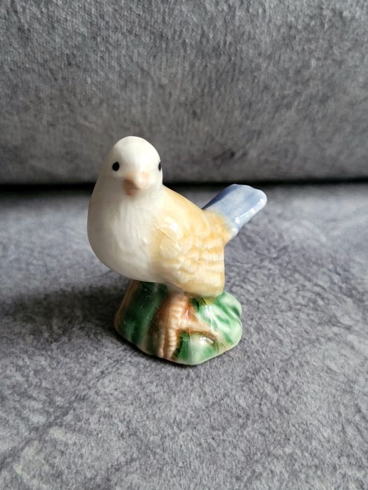 Porcelanowy ptaszek figurka