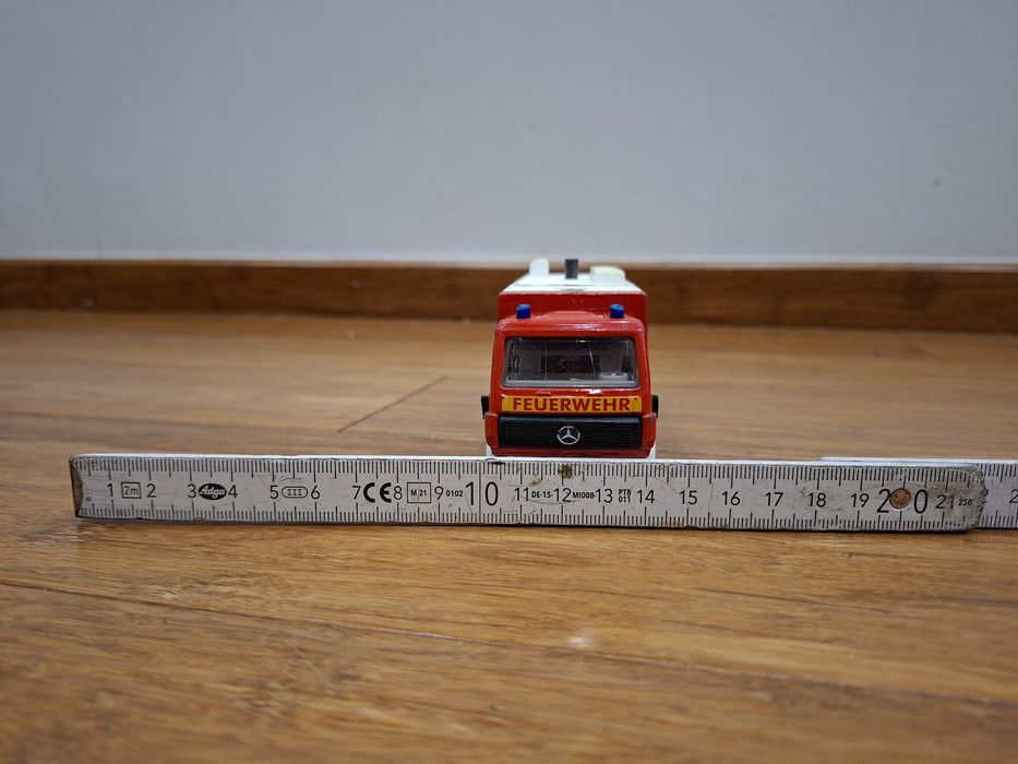 Model Siku 3429 straż pożarna Mercedes