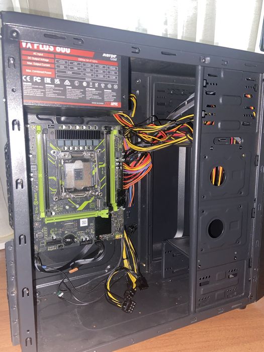 Продаю корпус с Мат.платой и БП