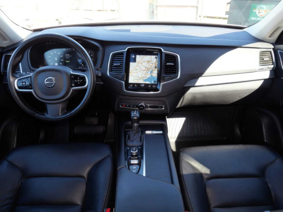 Volvo XC90      2020