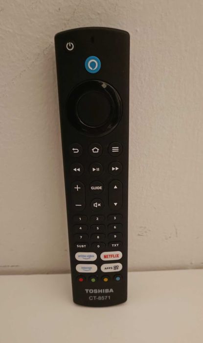 32 Cali TV Toshiba LED Smart TV DVB-T2 HEVC + Kabel HDMI + Upominek +