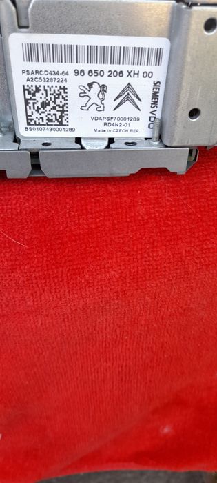 Продам штатну магнітолу Пежо 308