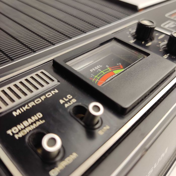 Magnetofon Universum CT 2746 - piękny stan wizualny - niesprawny