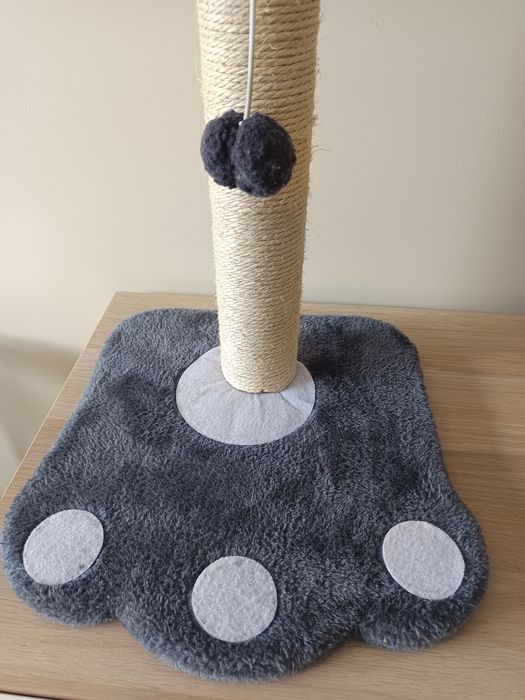 Arranhador de gato novo