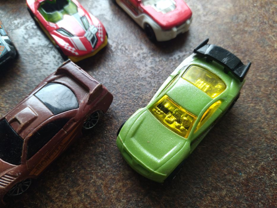 Машинки Hot wheels