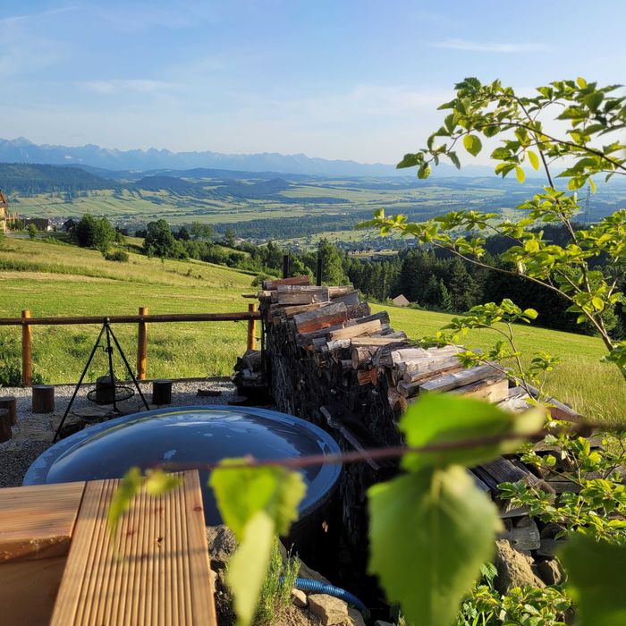 Drewniany domek w górach, na Podhalu, Nad Jeziorem, Gorce, Pieniny
