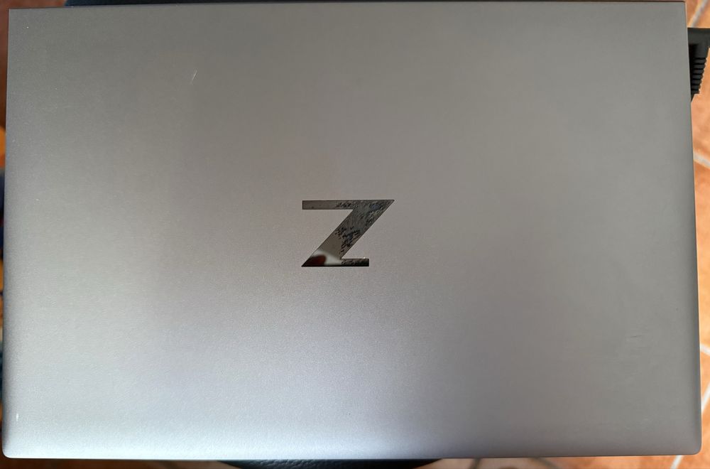 Portátil HP ZBook Firefly Workstation G8 14” i7 11th 32GB RAM 512GB M2 Nvidia Quadro T500 4GB