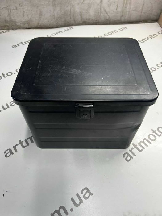 Японський залізний кофр