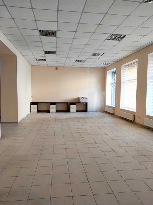 Сдам помещение в центре. 150 м2,. Фасад. Банк, магазин, офис.