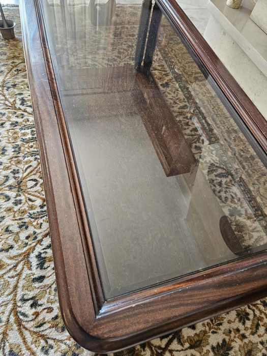 Mesa de centro com tampo vidro