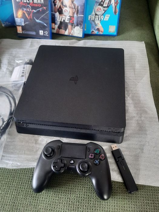Ps4 slim 500gb .