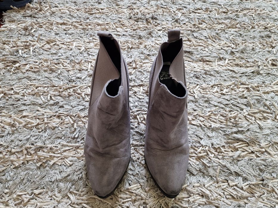 Gray Boots Brand CODE 36