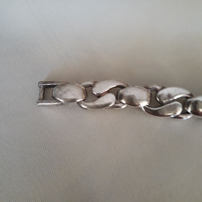Bransoletkę sprzedam cena ost.