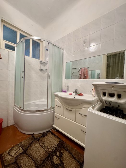 Трикімнатна квартира крупногабаритна ,автономне опалення Новомиколаївк