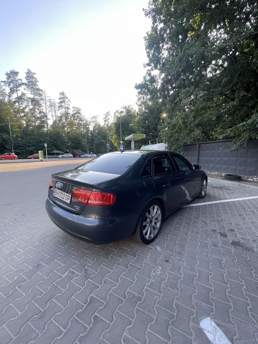 продам a4b8 2010 года
