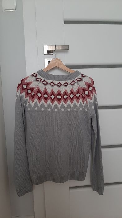Sweter damski  we wzory