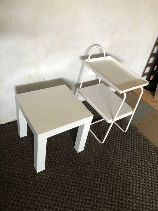 Mesas de apoio brancas