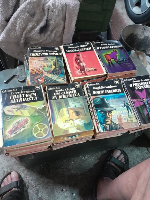 Lotes 90 livros policiais do FBI e da colecção X